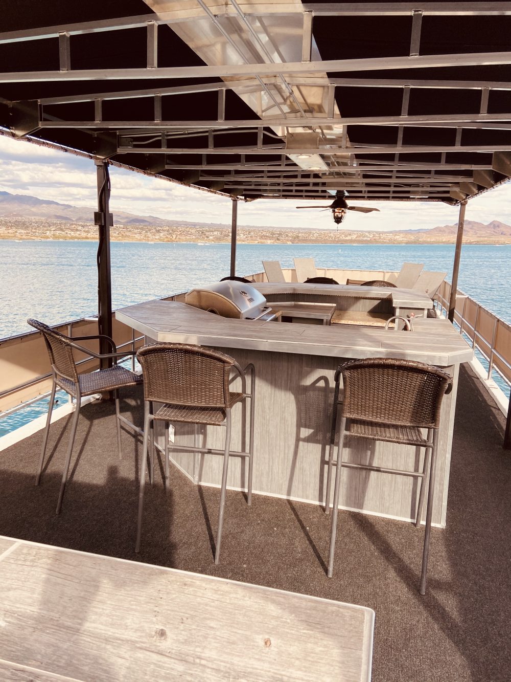 72' FUN SEEKER Houseboat Image