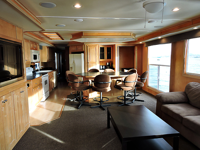 75' EXECUTIVE Houseboat Image