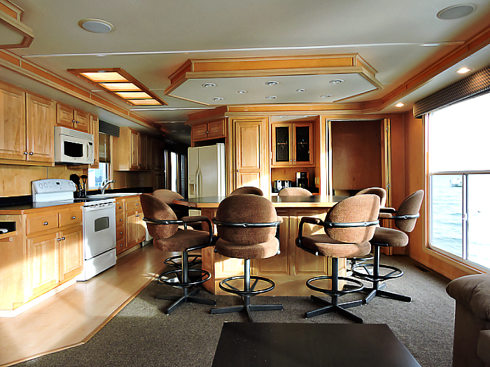 75' EXECUTIVE Houseboat Image