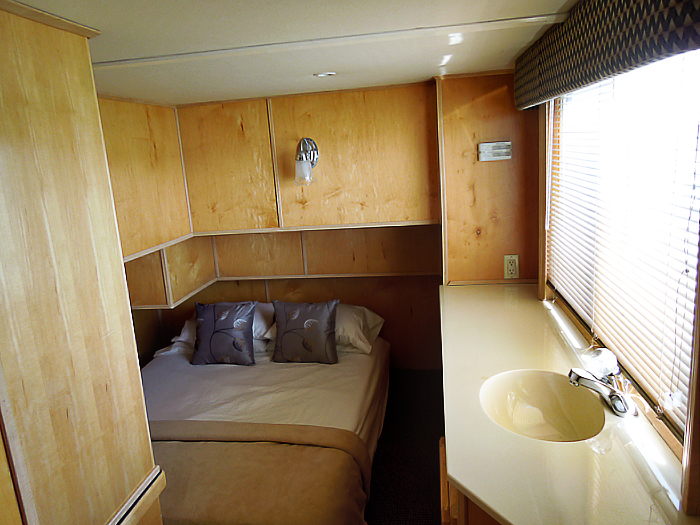 75' EXECUTIVE Houseboat Image