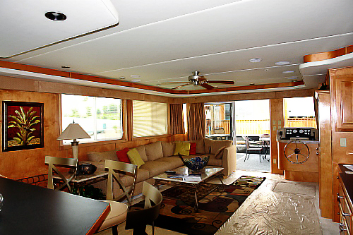 85' ODYSSEY Houseboat Image