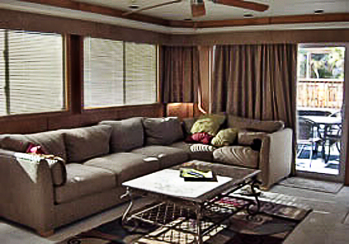 85' ODYSSEY Houseboat Image